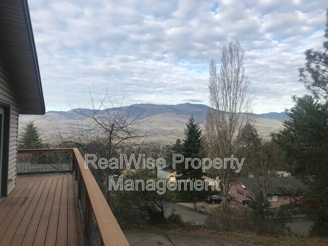Foto del edificio - 1780 Crestview Dr
