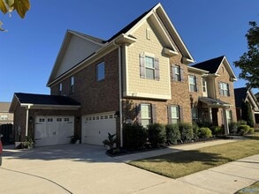 Building Photo - 5 Brown Tulip Dr