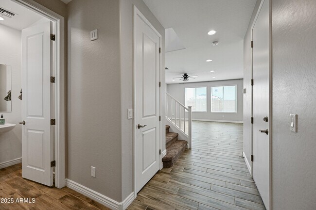 Building Photo - 14435 W El Cortez Pl