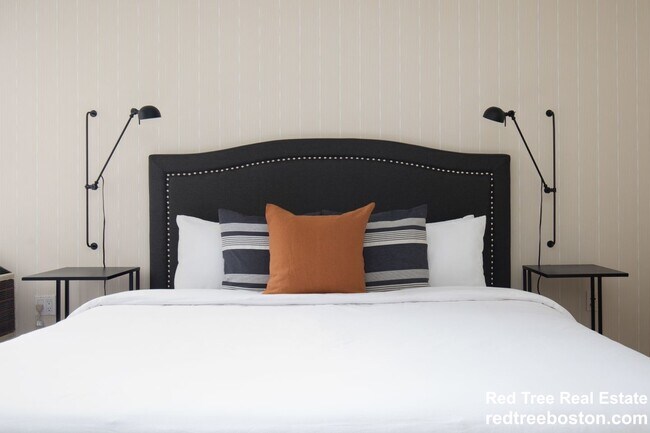 Building Photo - 175 Freeman St