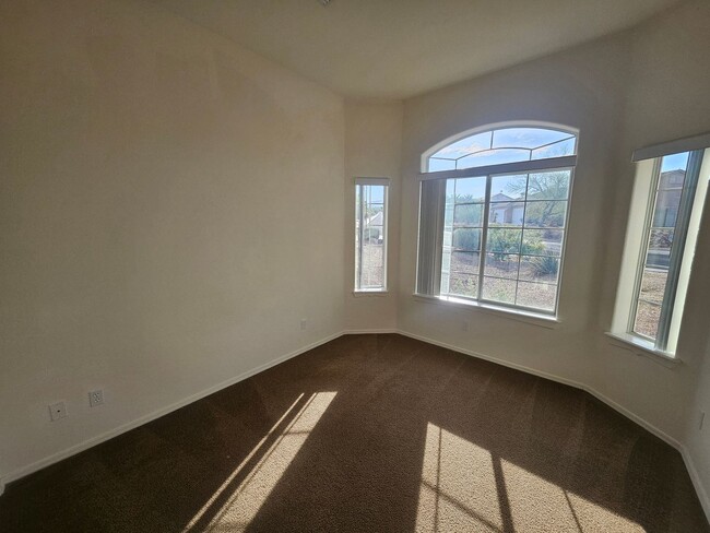 Building Photo - DESERT FOOTHILLS BEAUTY