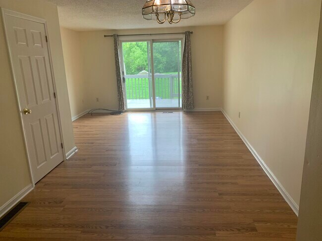 Foto del edificio - 237 Fox Hollow Dr