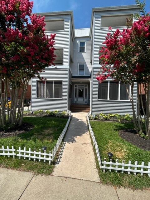 Building Photo - 1205 Potomac Ave