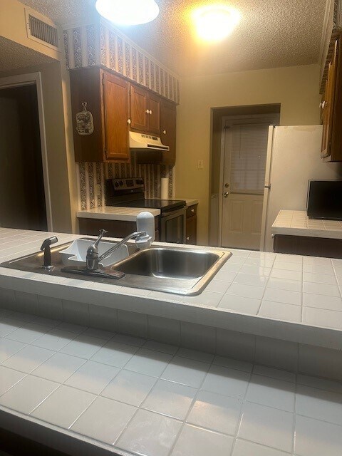Kitchen - 4237 Jefferson Woods Dr