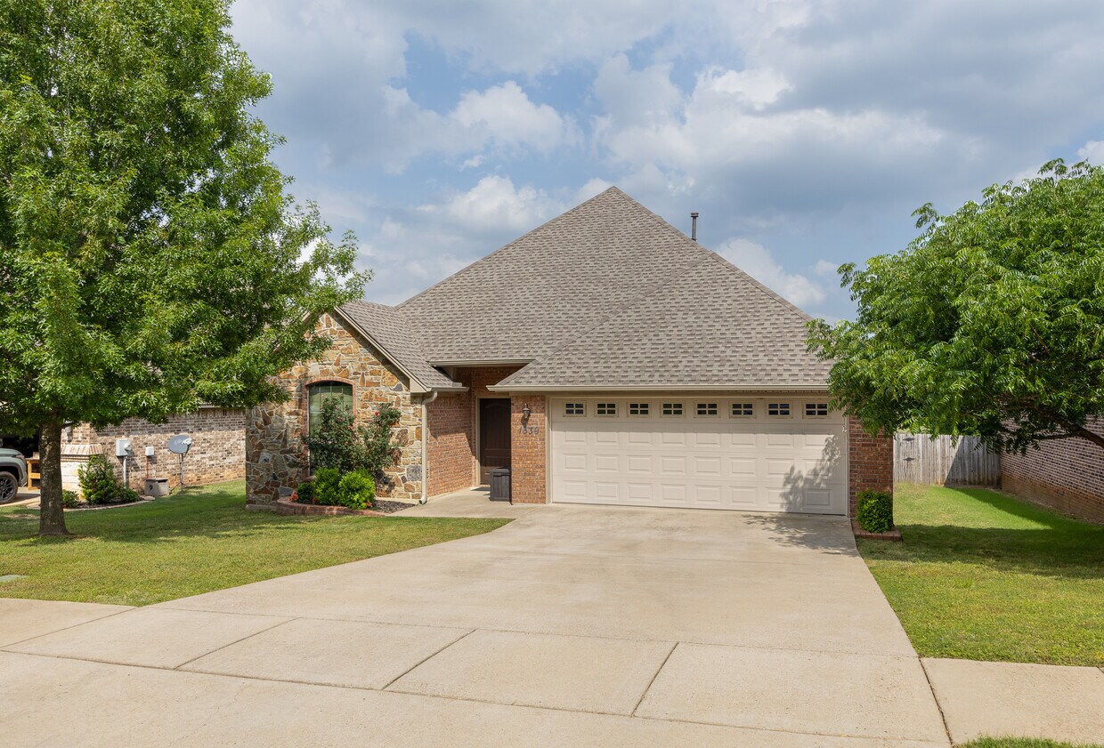 Building Photo - 1539 Skidmore Ln