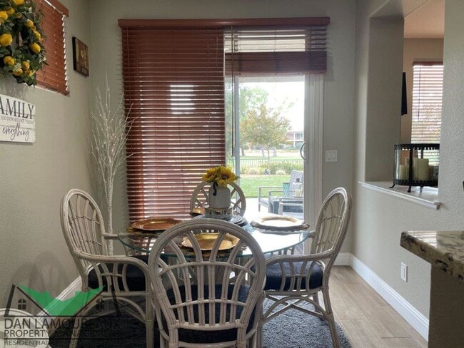 Building Photo - Executive Home in Gated Community Wildwings