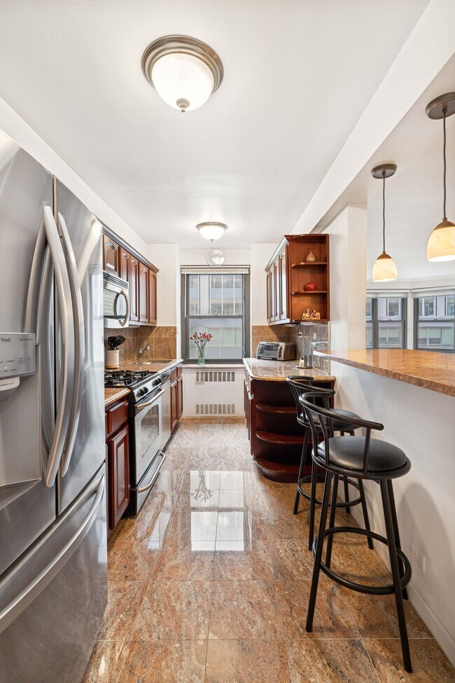 Building Photo - 135 E 54th St