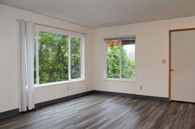 Foto del edificio - 930 SW Gibbs St