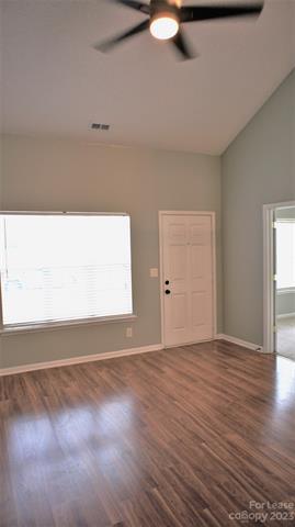Foto del edificio - 10930 Kinston Ridge Pl