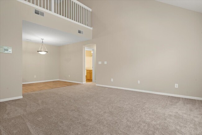 Building Photo - 656 Belmonte Dr