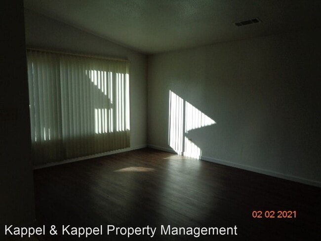 Building Photo - 4 br, 2 bath House - 219 WARREN DR