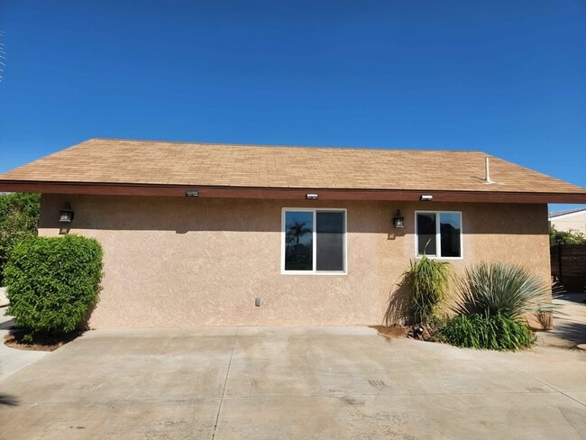 Building Photo - 155 Fisher Ct