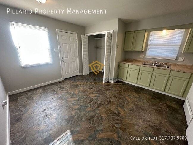 Photo - 2953 Lasalle St House