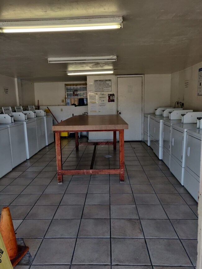 Foto del edificio - 251 NW 177th St