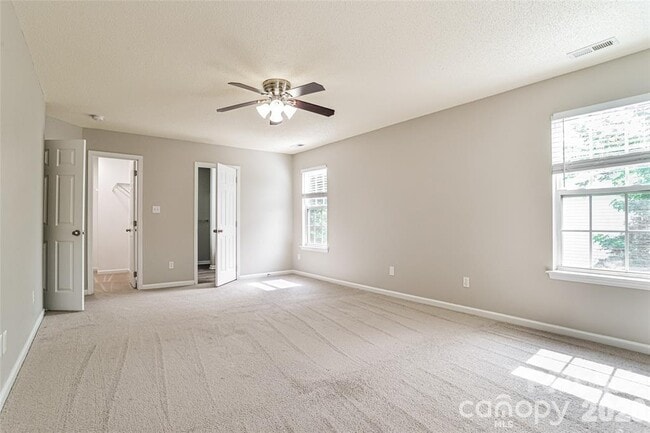 Foto del edificio - 12125 Winghurst Dr