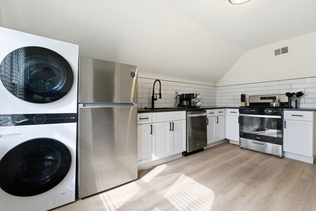 Foto del edificio - 3326 E Overlook Rd