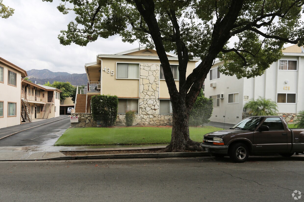 Building Photo - 435 W Glenoaks Blvd