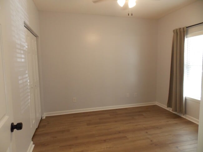 Building Photo - 3919 Gladiola Ct