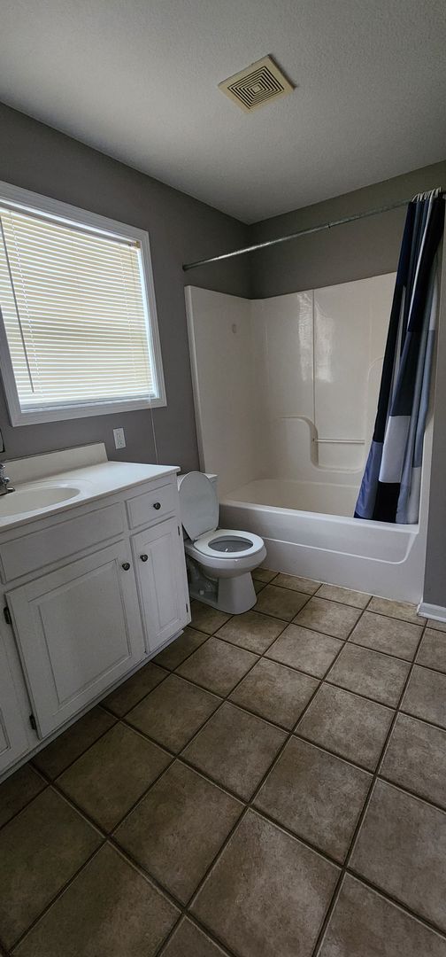 Building Photo - Wonderful 3 bed 2.5 Bath in Waldo! Availab...