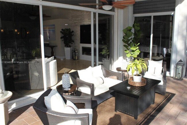 Foto del edificio - 2524 Bay Pointe Ct