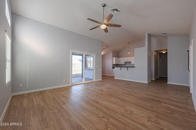 Building Photo - 6414 W Grandview Rd