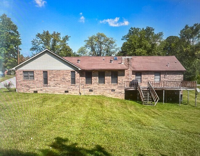 Foto del edificio - LaFollette 37766 - Charming Ranch-Style 3 ...