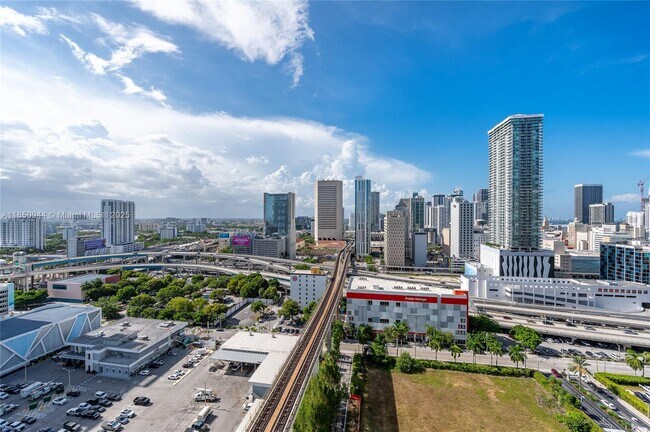 Foto del edificio - 90 SW 3rd St
