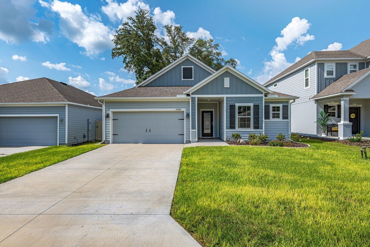 3 BED 2 BATH in Newberry with Den Space House Rental in Newberry, FL