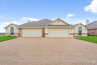 Building Photo - 600 Hilltop