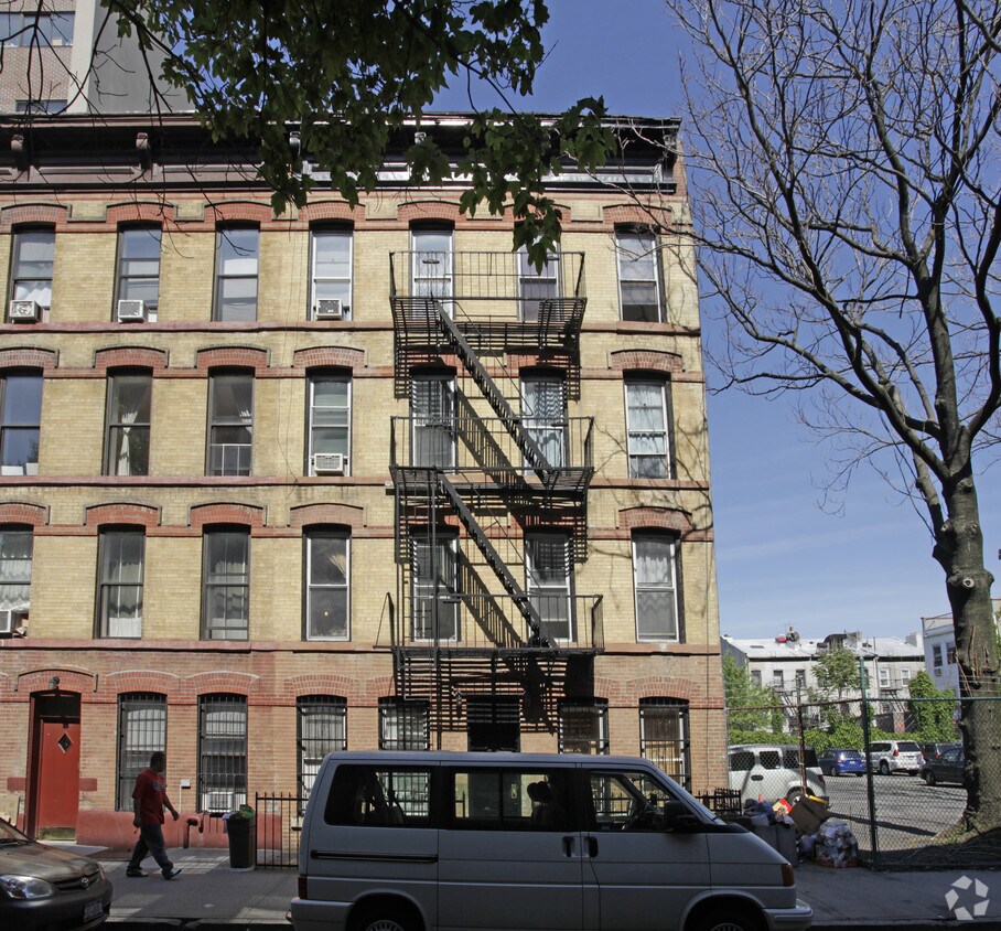 Building Photo - 16 Tiffany Pl