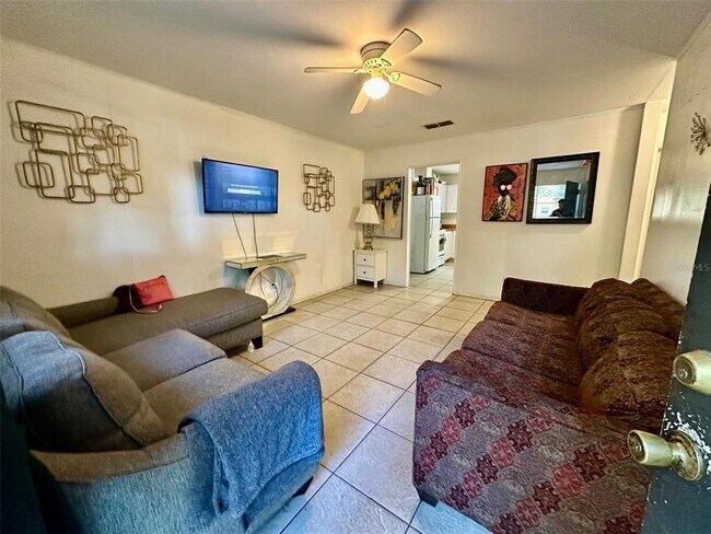 Foto del edificio - 1914 NE 21st Pl