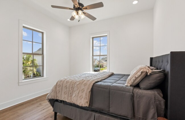 Building Photo - AVAILABLE in SUGAR MILL POND!