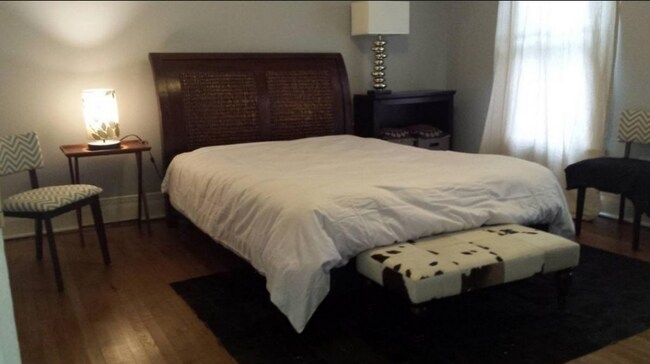 Building Photo - 288 E 1st St