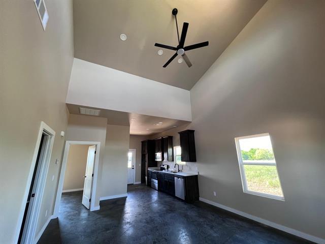 Building Photo - 558 County Rd