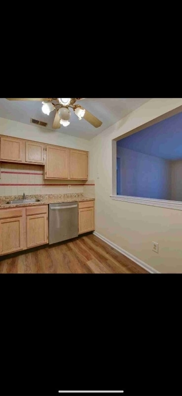 Building Photo - 517 Waterford Dr