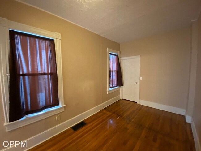 Building Photo - 3 br, 1.5 bath House - 1228 S 11th St