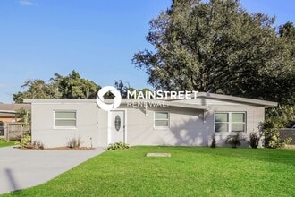 Building Photo - 2121 Camellia Dr
