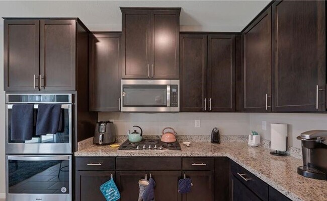 Building Photo - 5/BD 3/BA Modern Home in Cul-de-Sac with Flexible Spaces & Large Backyard
