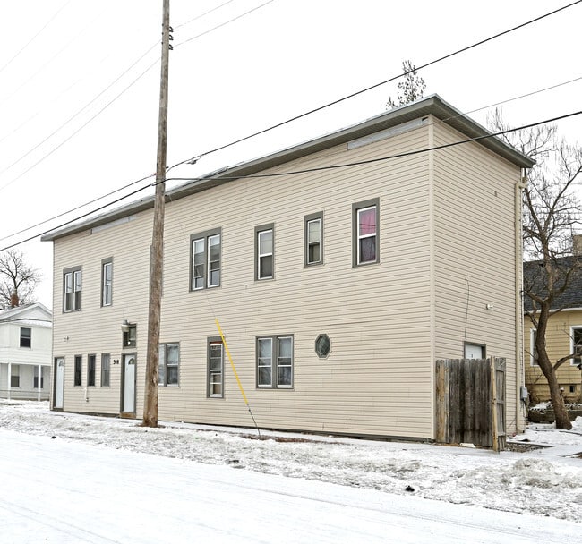 Building Photo - Farrington 5 Plex