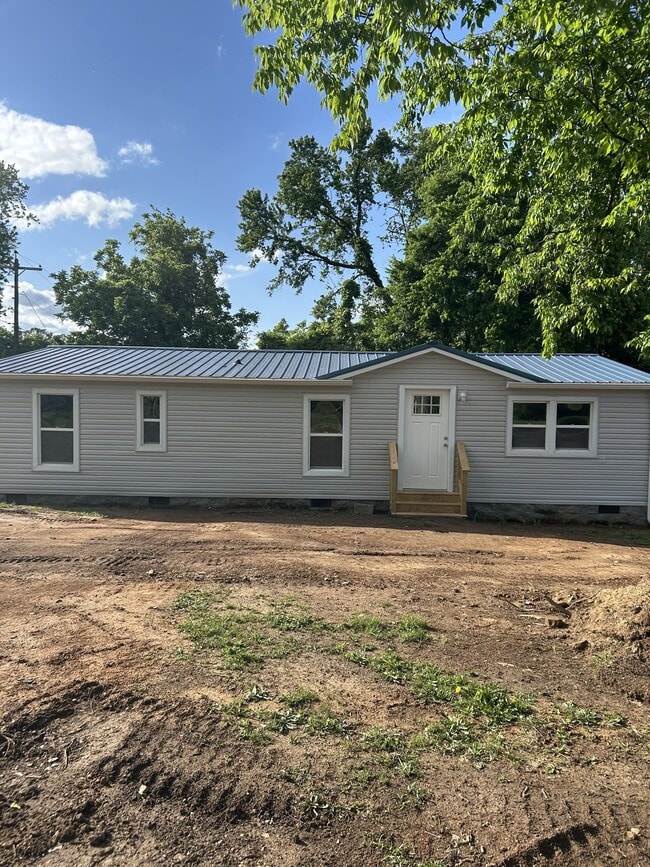 Building Photo - 601 Moores Dr