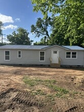 Building Photo - 601 Moores Dr