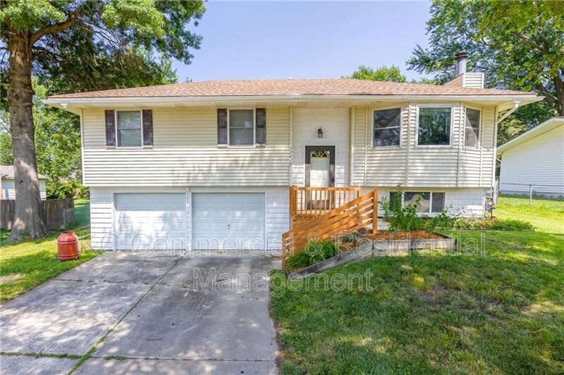 11015 N Oak Trafficway, Kansas City, MO 64155 House Rental in Kansas