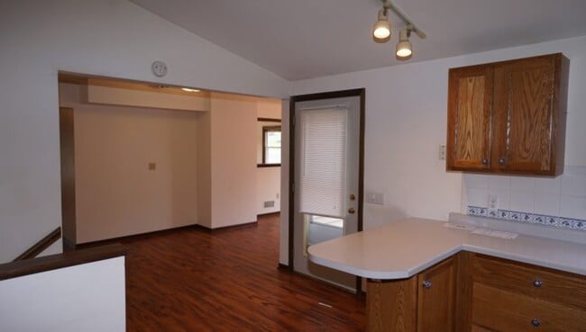 Foto del edificio - 6420 Lakeview Blvd