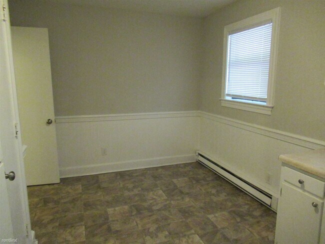 Foto del edificio - 2 br, 1 bath  - Hunting Ridge Apartments