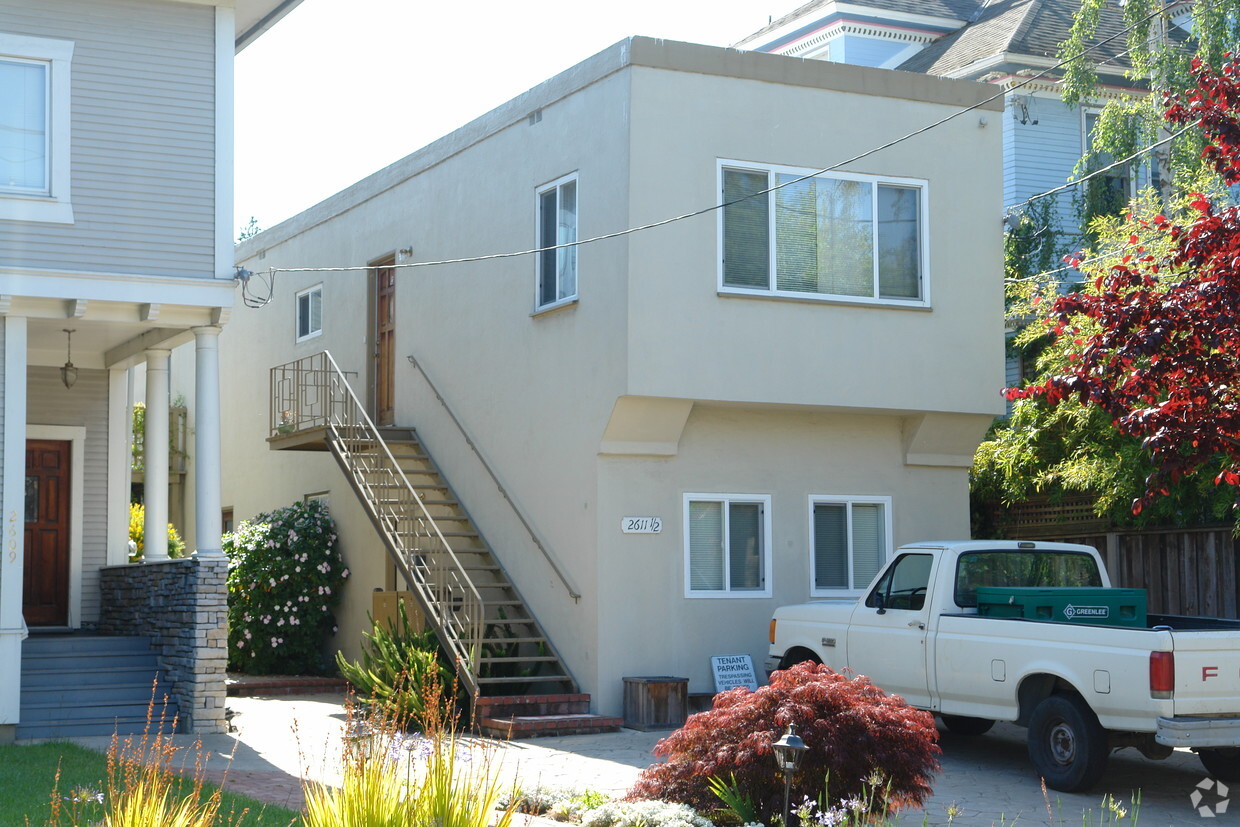Primary Photo - 2611 Hillegass Ave