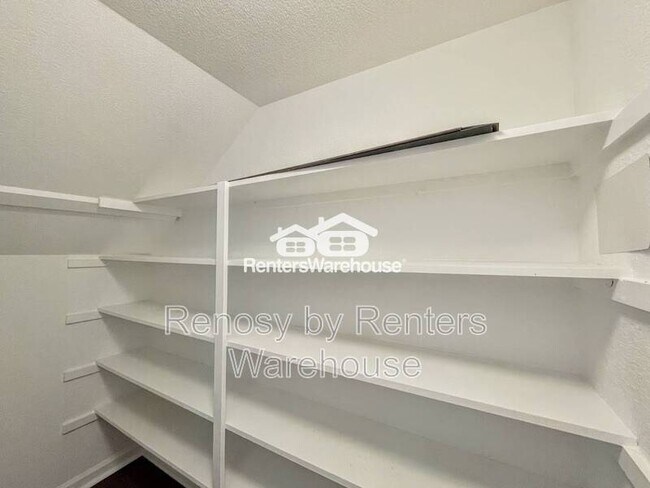 Foto del edificio - 1713 Dresdon Ln