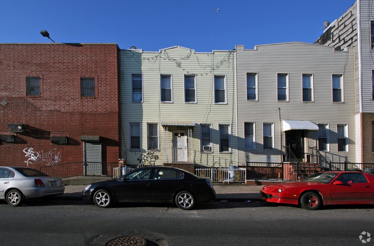 Building Photo - 764 39th St