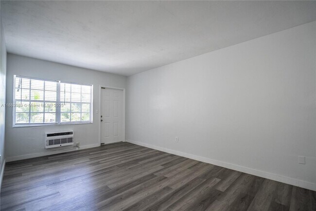 Building Photo - 1190 71st St