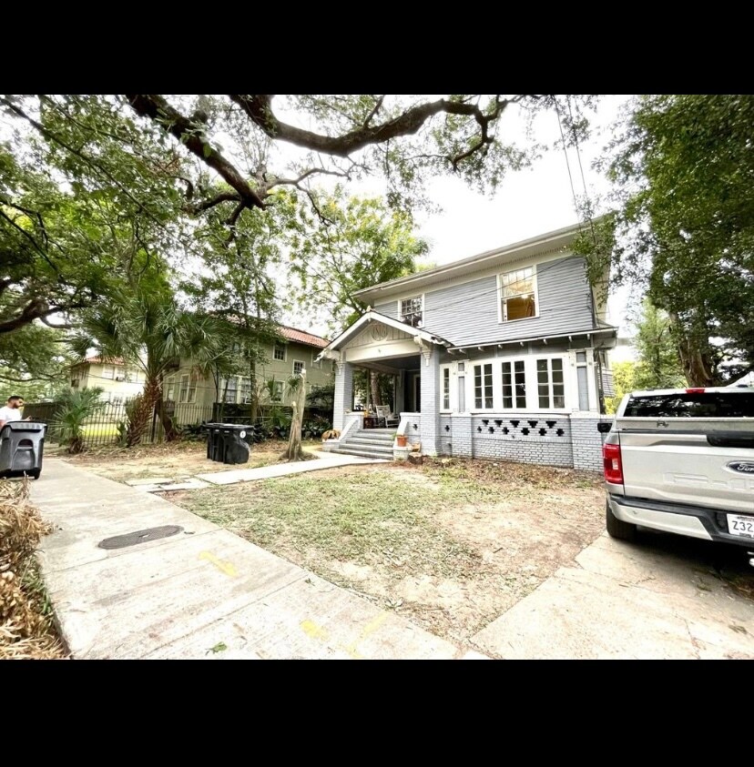 Foto principal - 1724 S Carrollton Ave