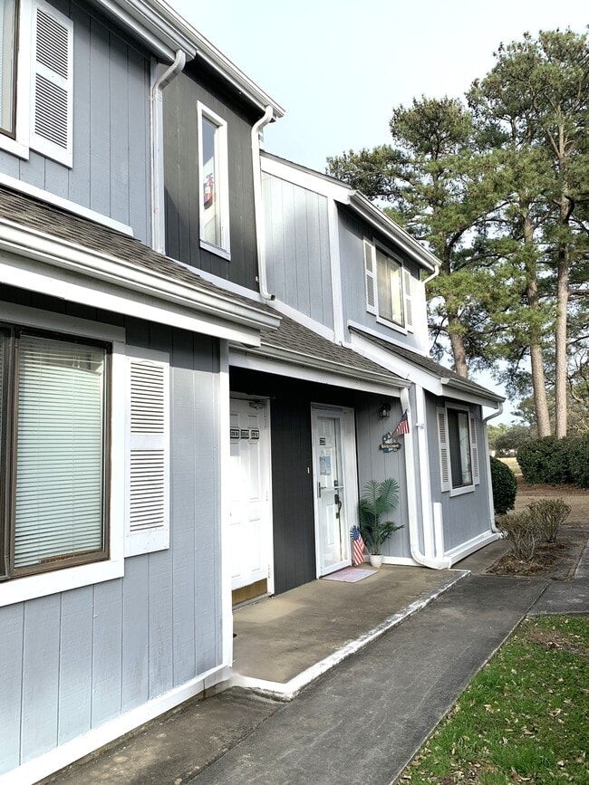 Foto del edificio - 3700 Golf Colony Ln